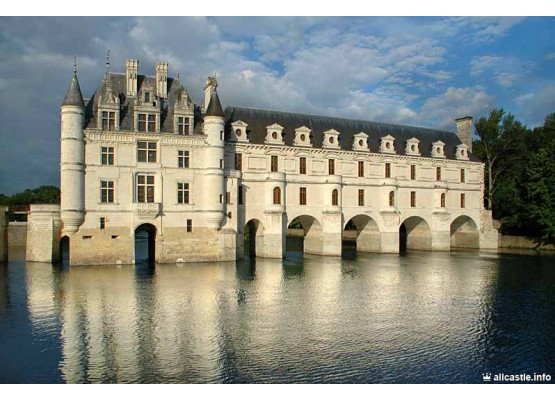 Cheap tour of the castles of the Loire