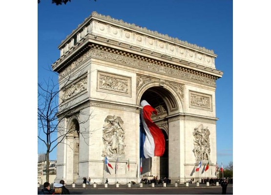 A sightseeing tour of Paris in a car