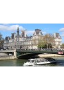 A sightseeing tour of Paris in a car