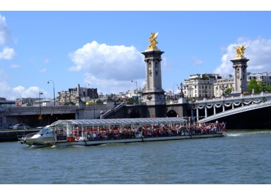 Tickets for the boats on the Seine without queuing (BATEAUX PARISIENS)
