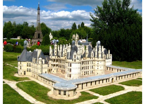 Parks "Safari Tuar" and "France Miniature" -  Cheap tour in mini-groups