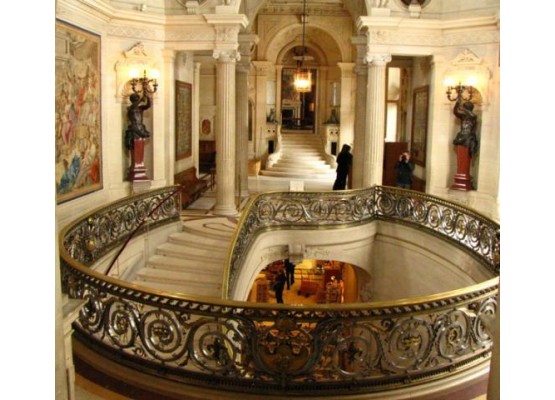 Chantilly and Pierrefonds Castles Cheap tour in mini-groups