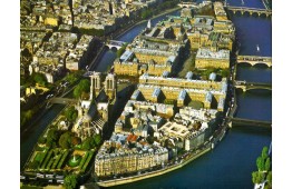 Notre Dame de Paris - historic сentre and cathedral