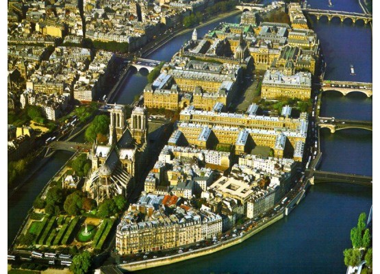 Notre Dame de Paris - historic сentre and cathedral