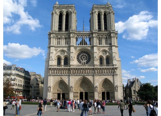 A sightseeing tour of Paris in a car