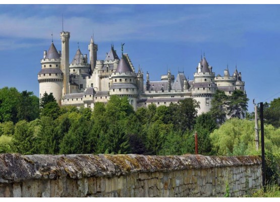 Chantilly and Pierrefonds Castles Cheap tour in mini-groups